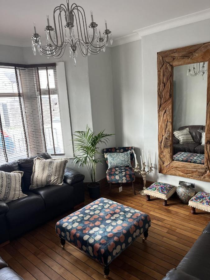 Adanhouse-Stockland Spacious 5 Bedroom House Sleeps 12 Private Garden Cardiff Ngoại thất bức ảnh