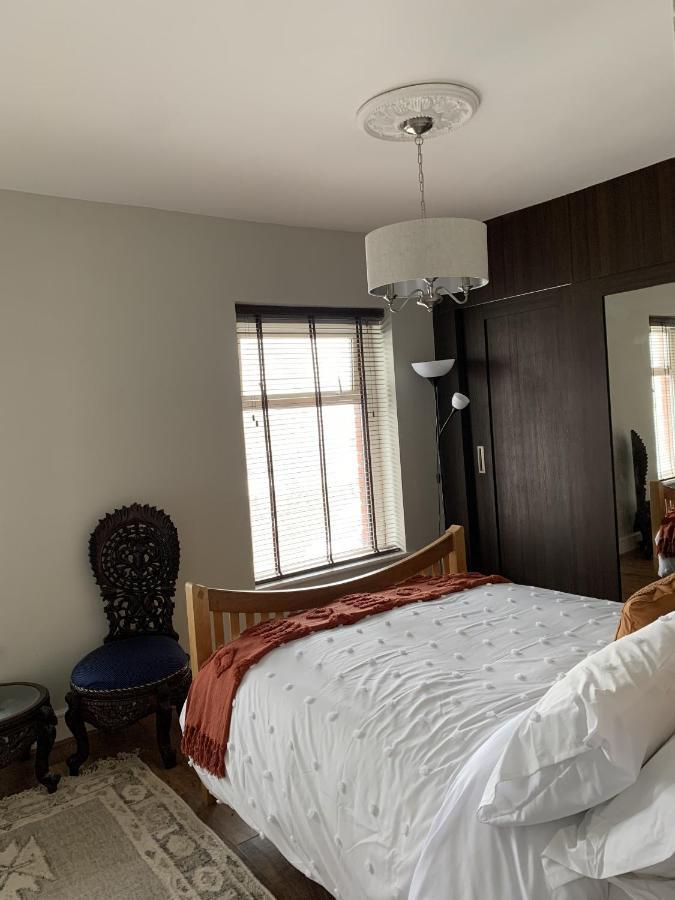 Adanhouse-Stockland Spacious 5 Bedroom House Sleeps 12 Private Garden Cardiff Ngoại thất bức ảnh