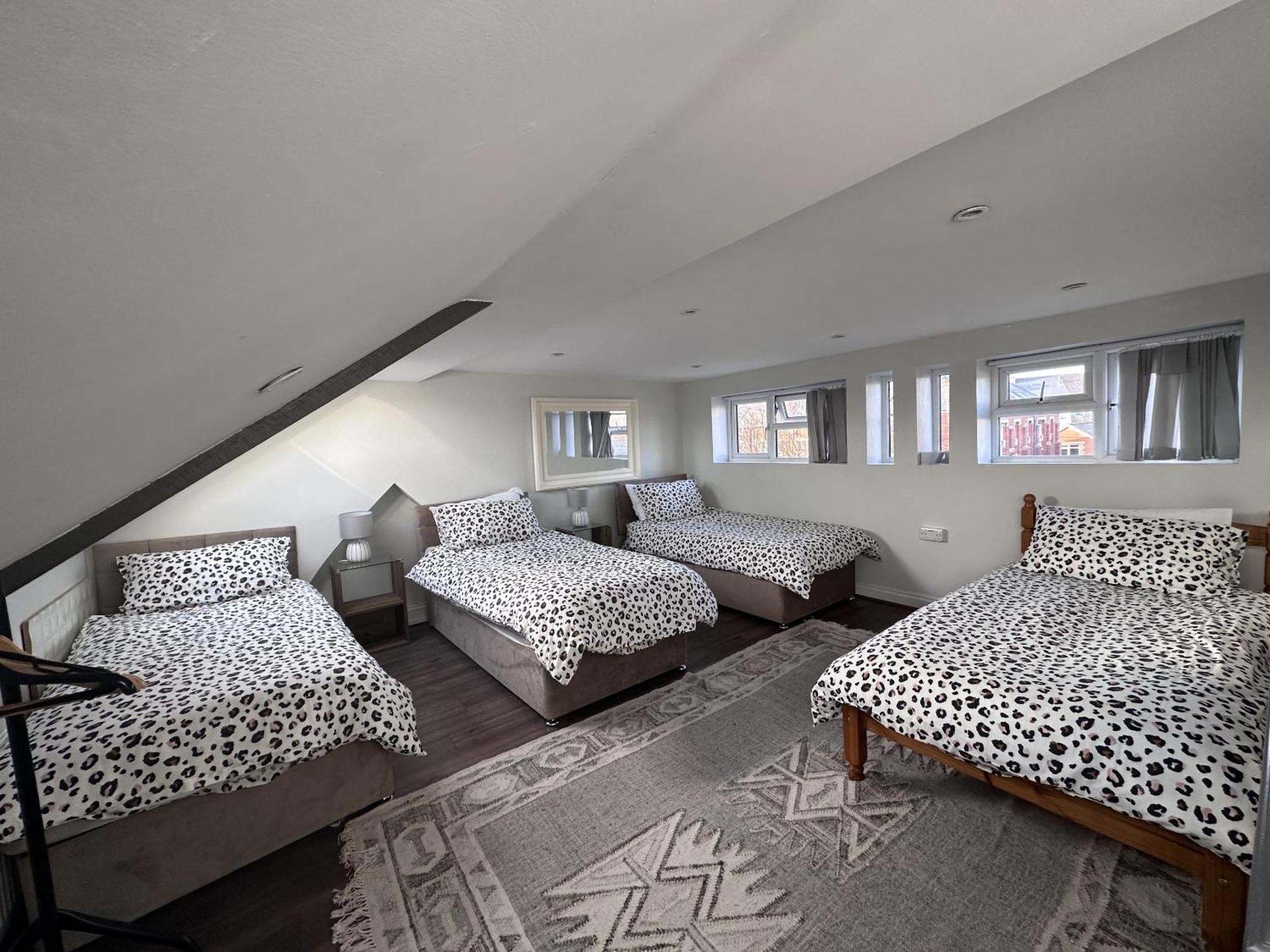Adanhouse-Stockland Spacious 5 Bedroom House Sleeps 12 Private Garden Cardiff Ngoại thất bức ảnh