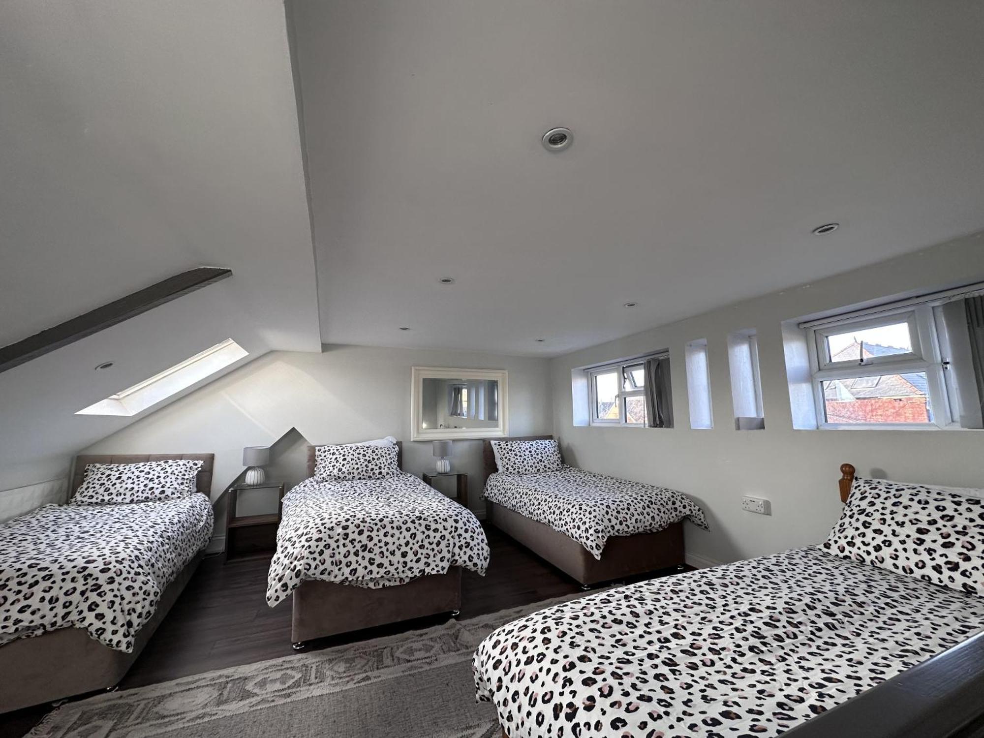 Adanhouse-Stockland Spacious 5 Bedroom House Sleeps 12 Private Garden Cardiff Ngoại thất bức ảnh