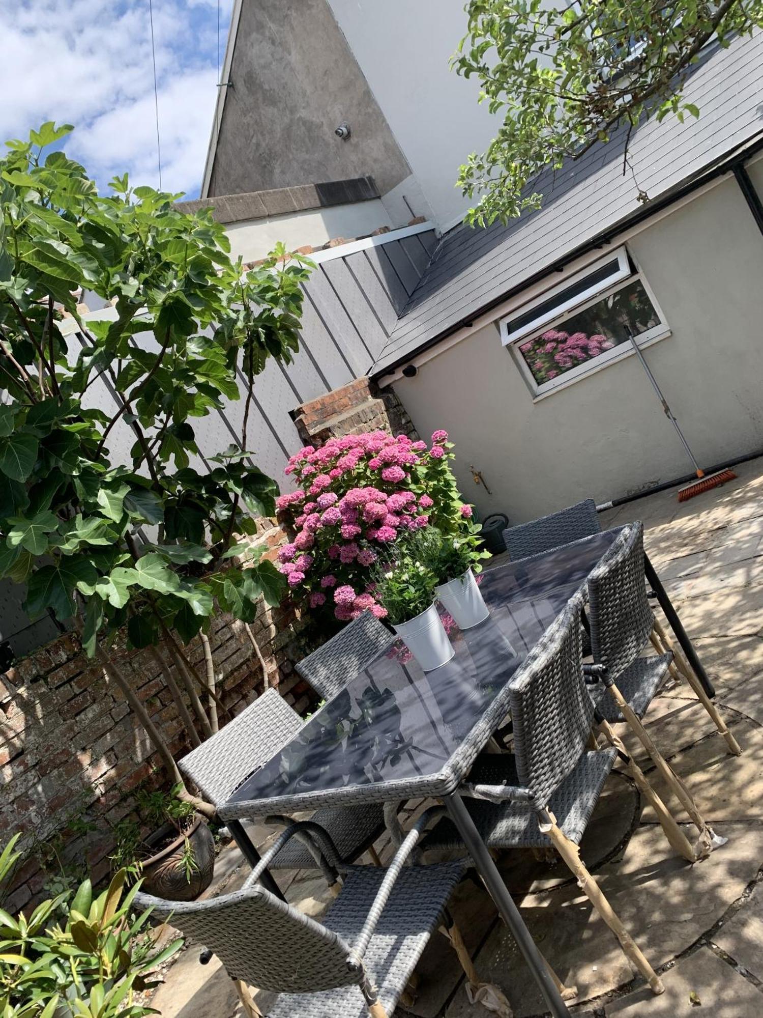 Adanhouse-Stockland Spacious 5 Bedroom House Sleeps 12 Private Garden Cardiff Ngoại thất bức ảnh