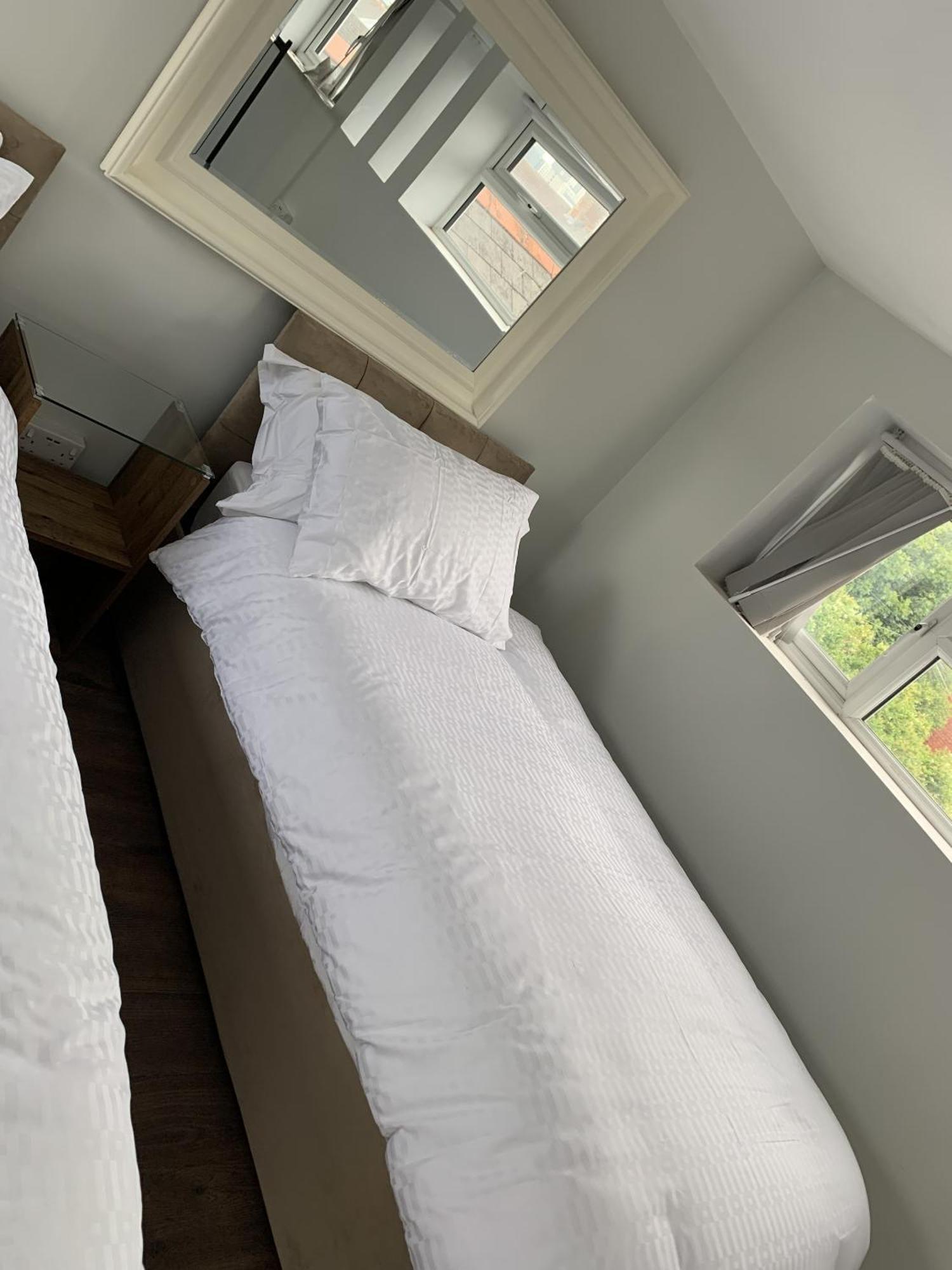 Adanhouse-Stockland Spacious 5 Bedroom House Sleeps 12 Private Garden Cardiff Ngoại thất bức ảnh