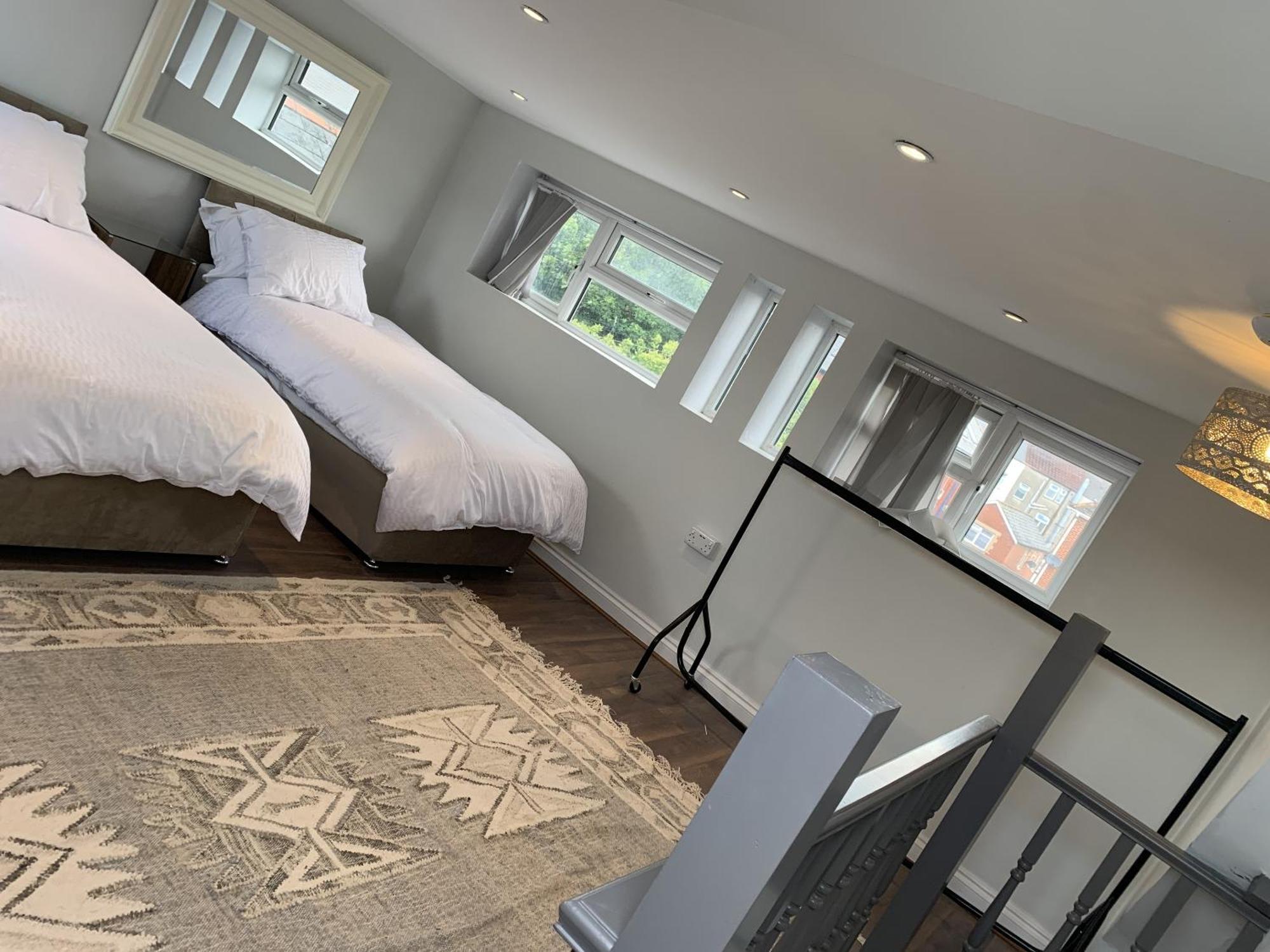 Adanhouse-Stockland Spacious 5 Bedroom House Sleeps 12 Private Garden Cardiff Ngoại thất bức ảnh